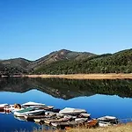 Dos Castanheiros Гостевой дом Феррейра-ду-Зезери