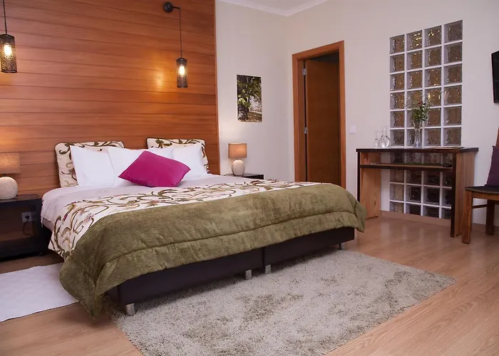 Dos Castanheiros ゲストハウス 4*